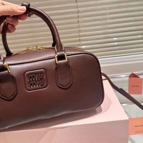 شنطة ميو ميو