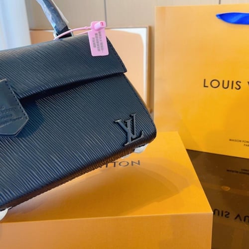 شنطة كلوني LV
