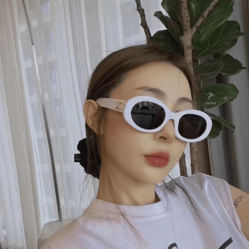 نظارة سيلين باللون الأبيض