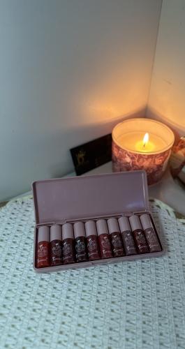 TEAYASON مجموعة ملمع الشفاه 10 قطع متوسطة الحجم