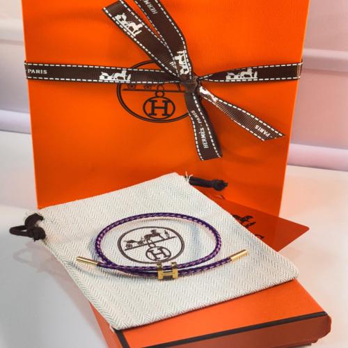 أسوارة من ماركة هرمز