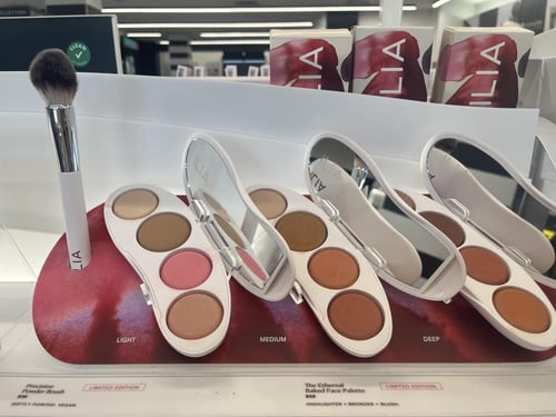 باليت للوجه طمس و خافي الابعاد من إيليا