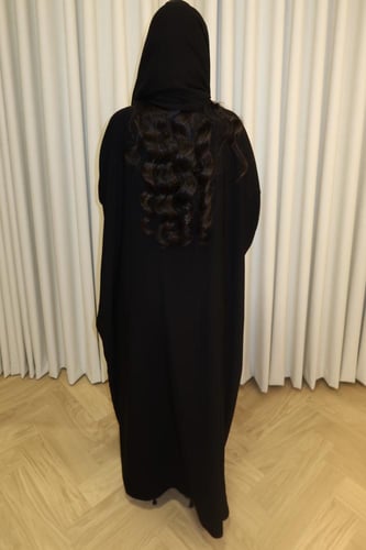 Black Abaya | العباية السوداء