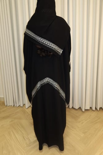 Classic Crochet Abaya | العباية الكلاسيكية