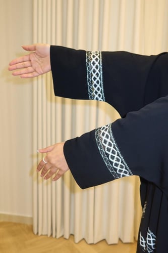 Classic Crochet Abaya | العباية الكلاسيكية