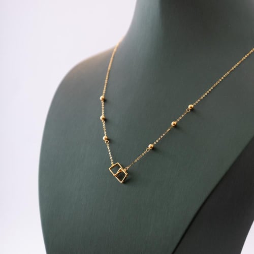 عقد ذهب عيار 21