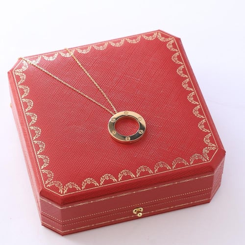 عقد ذهب عيار 18