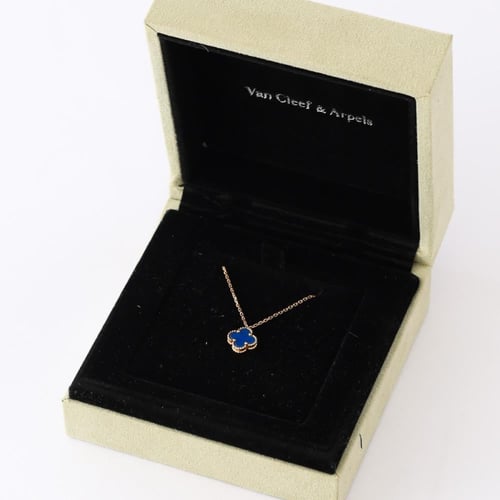 عقد ذهب عيار 18