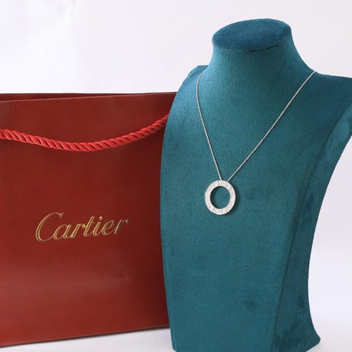 عقد ذهب عيار 18