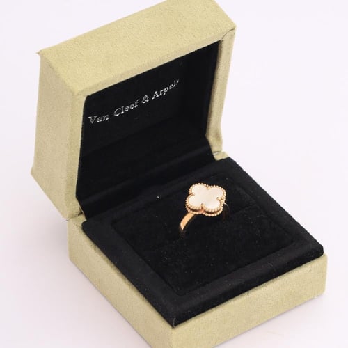 خاتم ذهب عيار 18