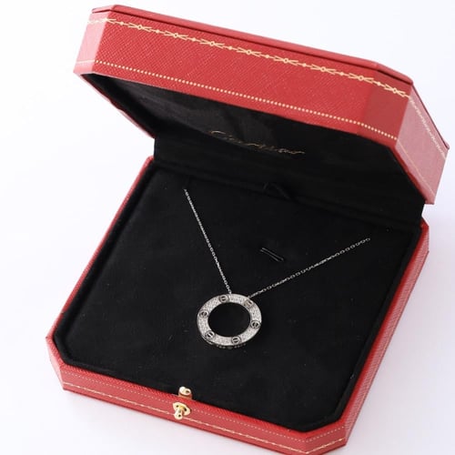 عقد ذهب عيار 18