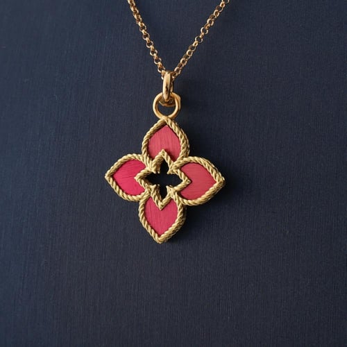 عقد ذهب عيار 18