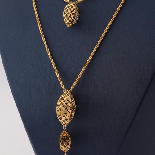 عقد ذهب عيار 21