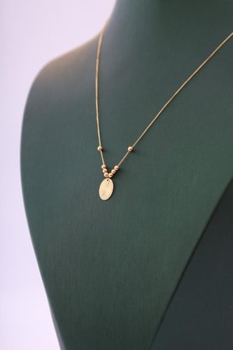 عقد ذهب عيار 18