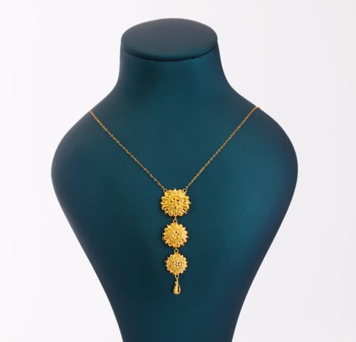 عقد ذهب عيار 21