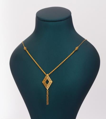 عقد ذهب عيار 21