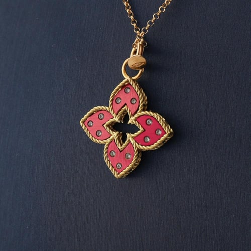 عقد ذهب عيار 18