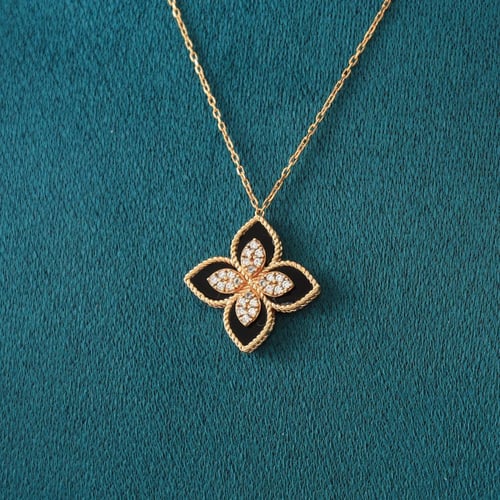 عقد ذهب عيار 18