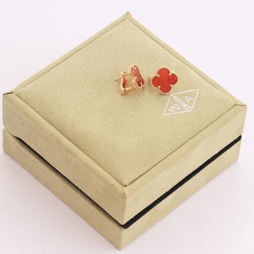 حلق ذهب عيار 18