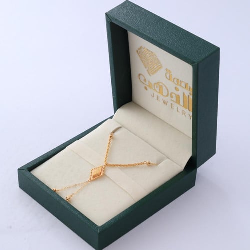 عقد ذهب عيار 21