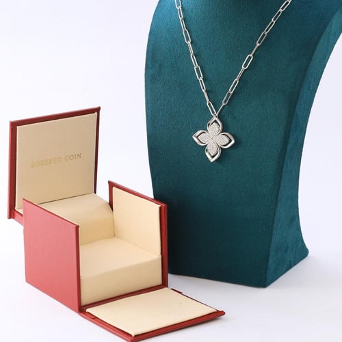 عقد ذهب عيار 18