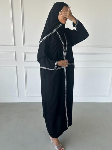 عباية كريب بتطريز ابيض انيق N160