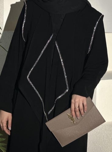 كريب ملكي اسود / شك كرستالات على الاكتاف والياقه /...