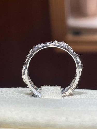 خاتم ألماس بتصميم قلوب أنيق