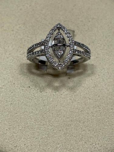 خاتم الماس أنيق بتصميم فاخر