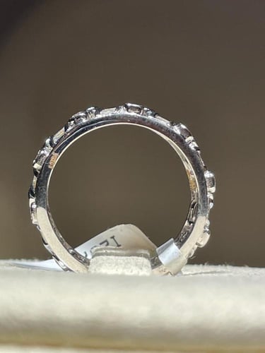 خاتم ألماس بتفاصيل عصرية فاخرة