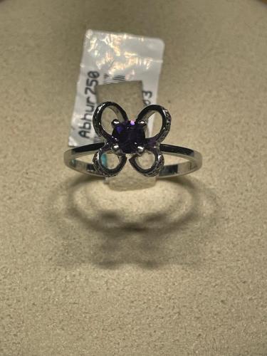 خاتم بنفسجي بتصميم زهري فاخر