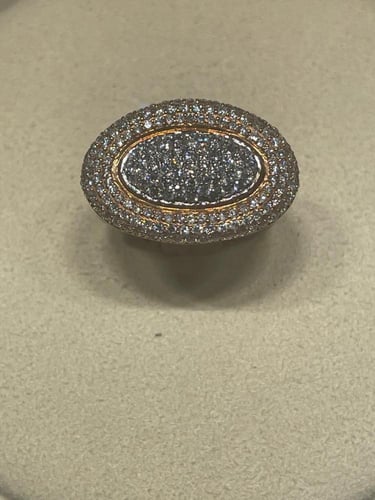 خاتم الماس بلون ذهبي فاخر