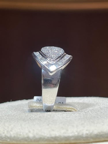 خاتم الماس بتصميم فخم يلفت الأنظار
