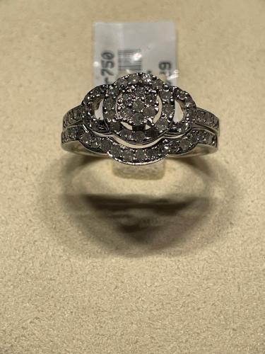 خاتم ألماس بتصميم وردة فاخرة