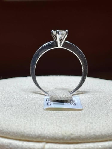 خاتم الماس سولتير بتصميم سوليتير راقٍ