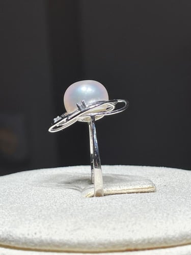 خاتم لؤلؤ بتصميم فاخر وأنيق