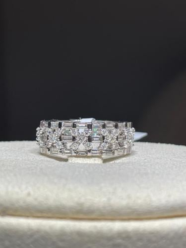 خاتم ألماس بتصميم هندسي فاخر