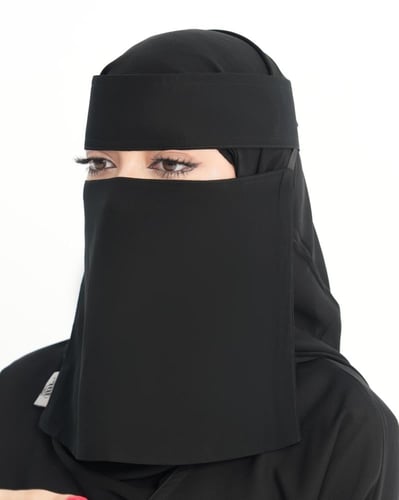 نقاب مطاط مائل مقوى