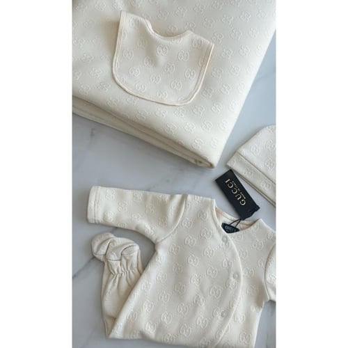 طقم قوتشي البيج ٥ قطع +كيس الماركة مجاناً