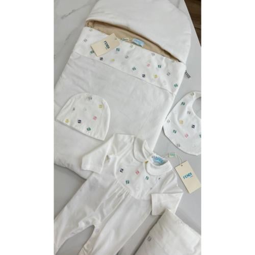 طقم فندي ٥ قطع ( كيس البراند مجاناً