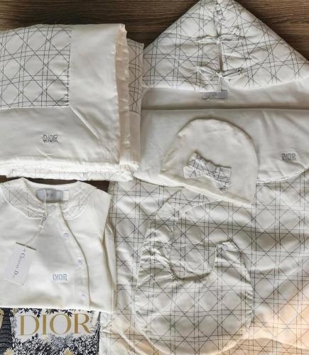 طقم ديور للجنسين ( خمس قطع)