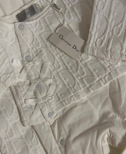 طقم ديور ابيض ٥ قطع (كيس الماركة مجاناً)