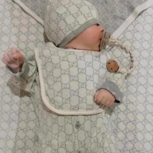 طقم قوتشي ربيعي ( كيس الماركة مجاناً)