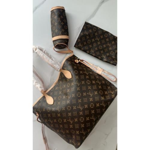 شنطة Lv ( كيس البراند مجاناً)