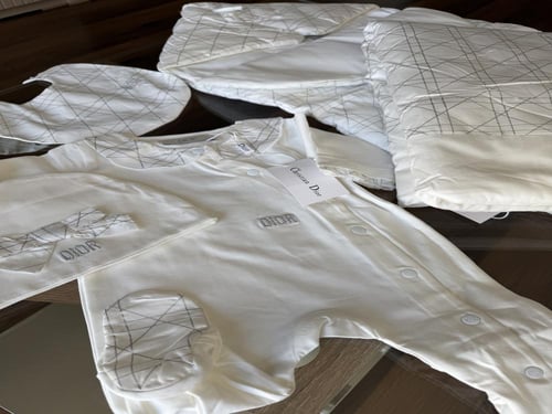 طقم ديور للجنسين ( خمس قطع)