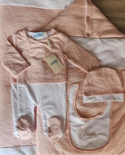 طقم فندي ٥قطع كيس الماركة مجاناً