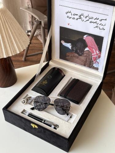 Luxury men's box with the screen