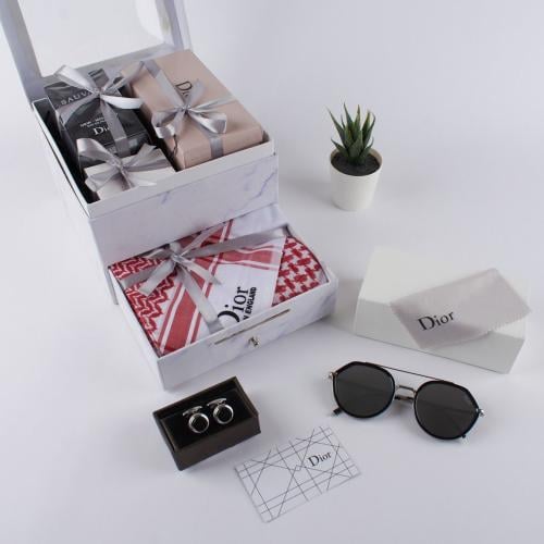 Luxury men's gifts, a luxurious set