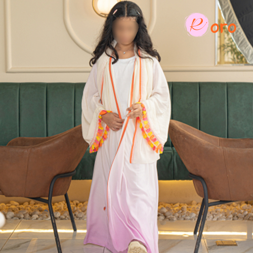 عباية قماش فاتح بتدرج وردي وحواف ملونة