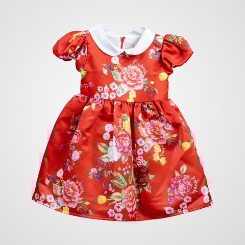 فستان احمر مشرق بالورود